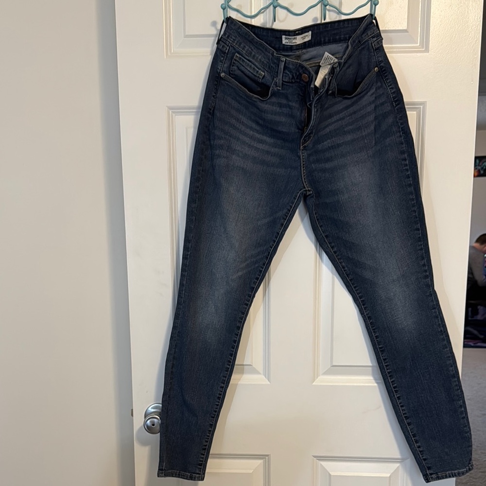 Signature by Levi Strauss Blue Skinny Jeans with Subtle Fade(size 12)